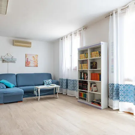 Elena's Maison